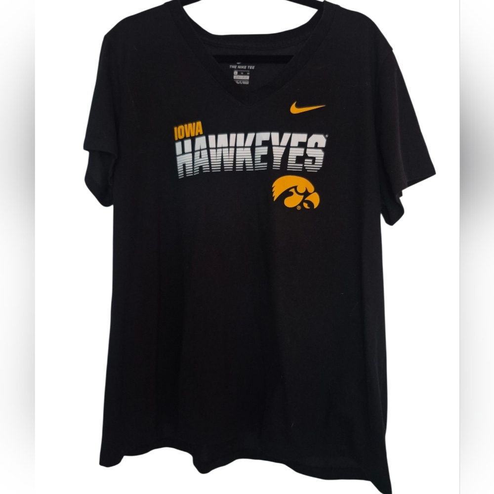 Nike Iowa Hawkeyes Women's XL Black Dri-Fit V-Neck T-Shirt Athleisure Football